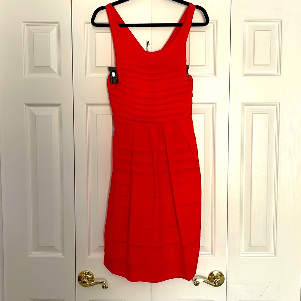 ANTHROPOLOGIE Eva Franco Size 8
Vibrant Red Style 5086 Mid-Length Cocktail Dress